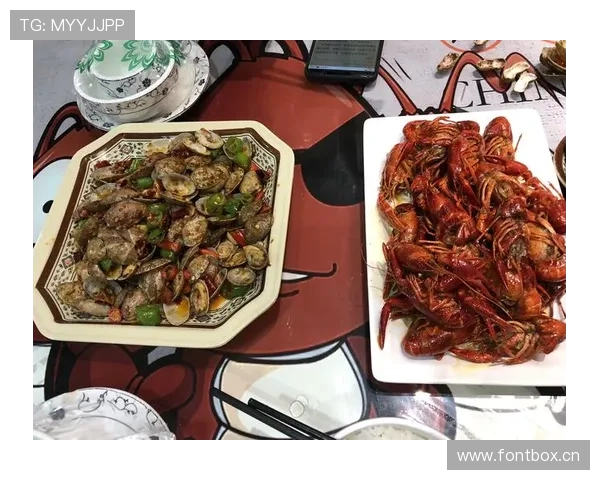 唐佳豪同桌那盘龙虾，比我三年外卖账单还贵