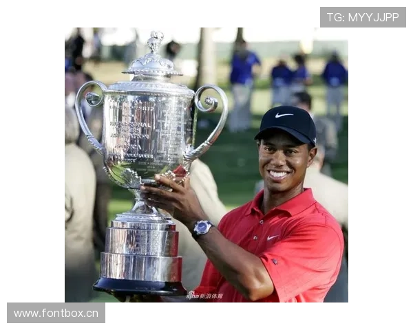 泰格·伍兹的私人飞机上连咖啡机都是镶金的？